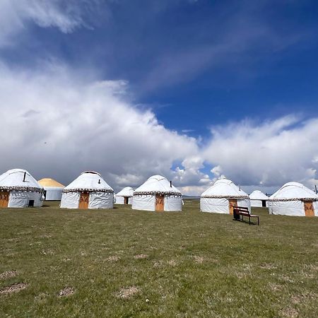 Yurt Camp "Sary-Bulun" At Song-Kul Lake, Naryn Exterior foto