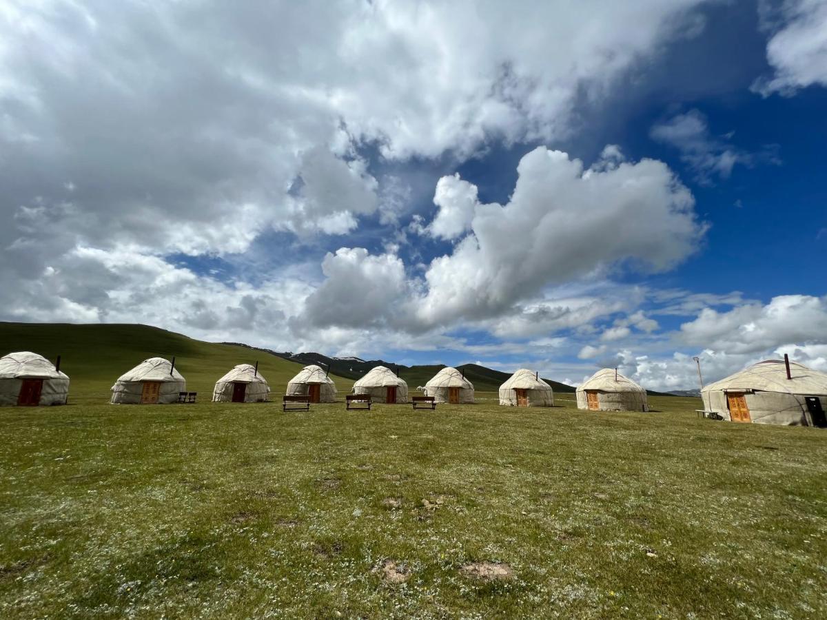 Yurt Camp "Sary-Bulun" At Song-Kul Lake, Naryn Exterior foto