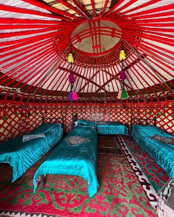 Yurt Camp "Sary-Bulun" At Song-Kul Lake, Naryn Exterior foto