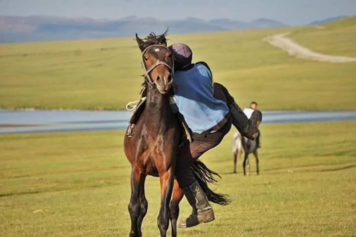 Yurt Camp "Sary-Bulun" At Song-Kul Lake, Naryn Exterior foto