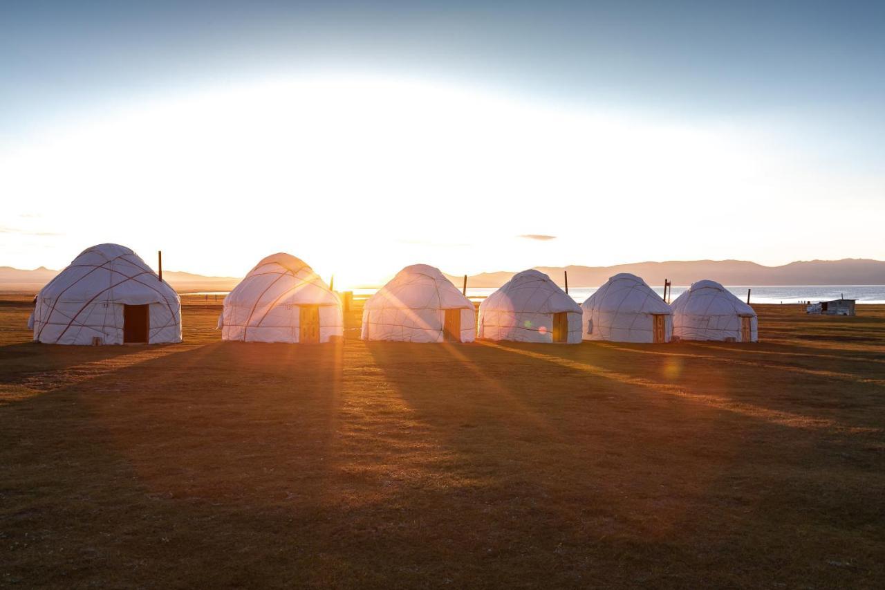 Yurt Camp "Sary-Bulun" At Song-Kul Lake, Naryn Exterior foto